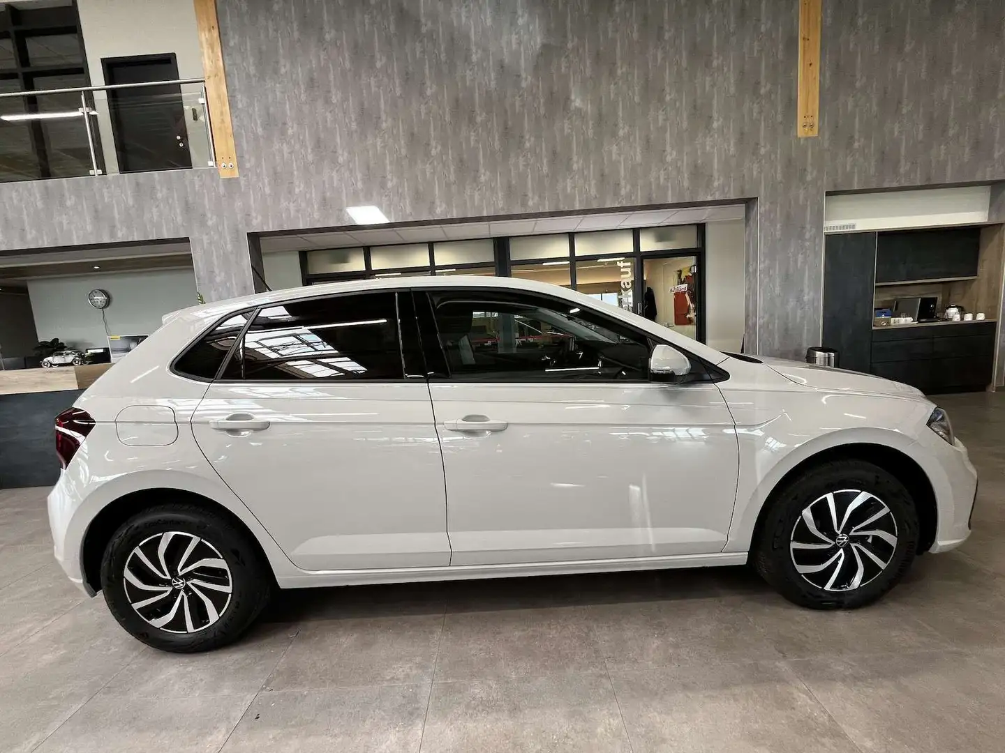 Volkswagen Polo Life TSI DSG App Kamera Alu Shzg Gris - 2