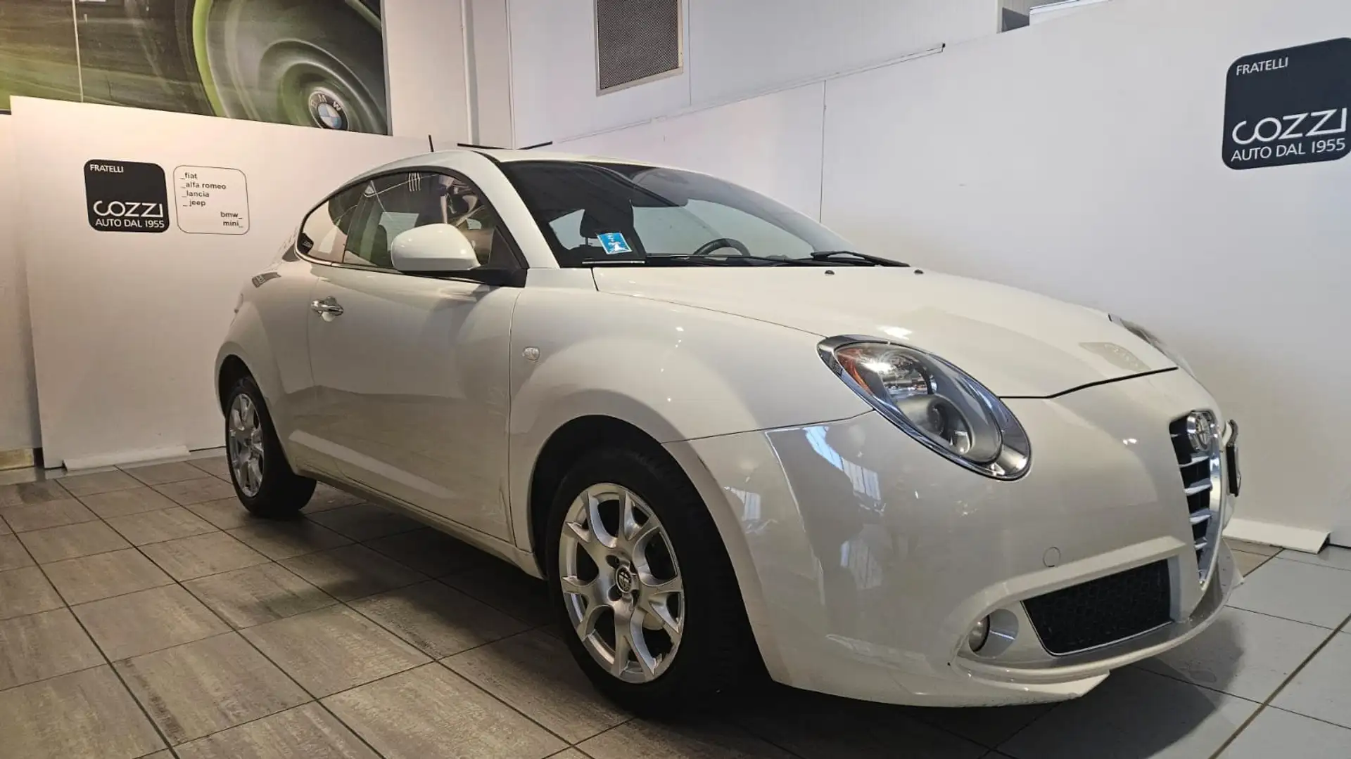 Alfa Romeo MiTo 1.4 78 cv Distinctive pack 8v Blanc - 1