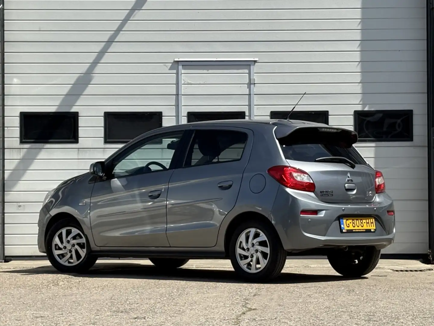 Mitsubishi Space Star 1.0 Active Navigatie | Airco | Cruise | Pdc | LM | Grijs - 2
