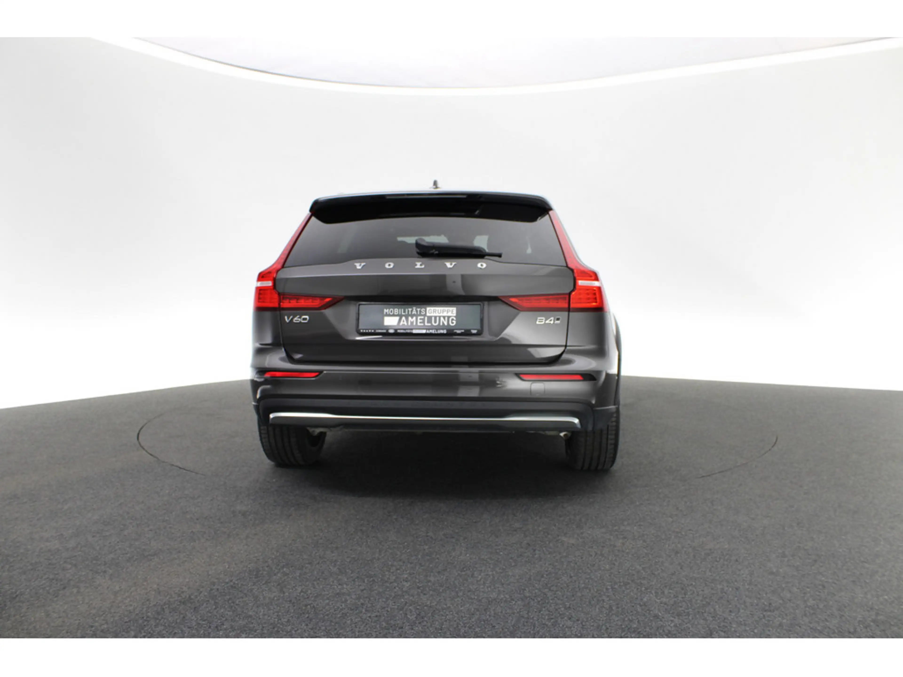 Volvo V60 Cross Country 2.0 Plus AWD aus 1.Hand LED — photo 6
