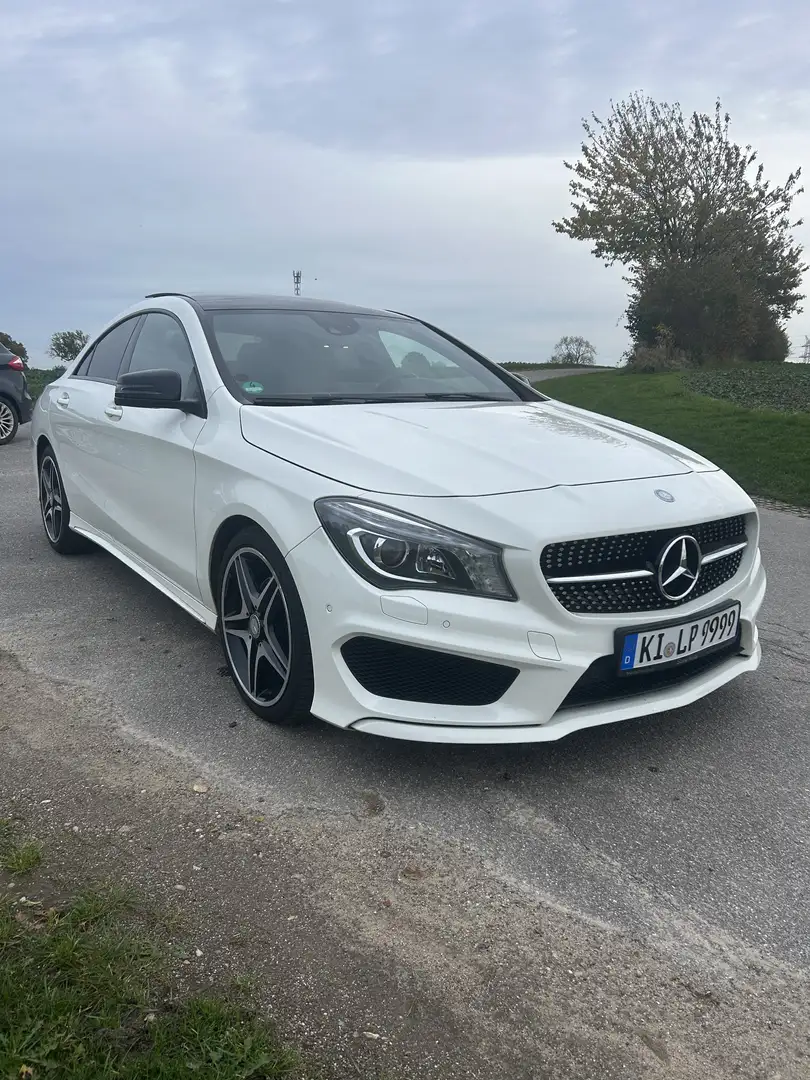 Mercedes-Benz CLA 200 AMG-Line / Night Paket / Pano / Alcantara Weiß - 1