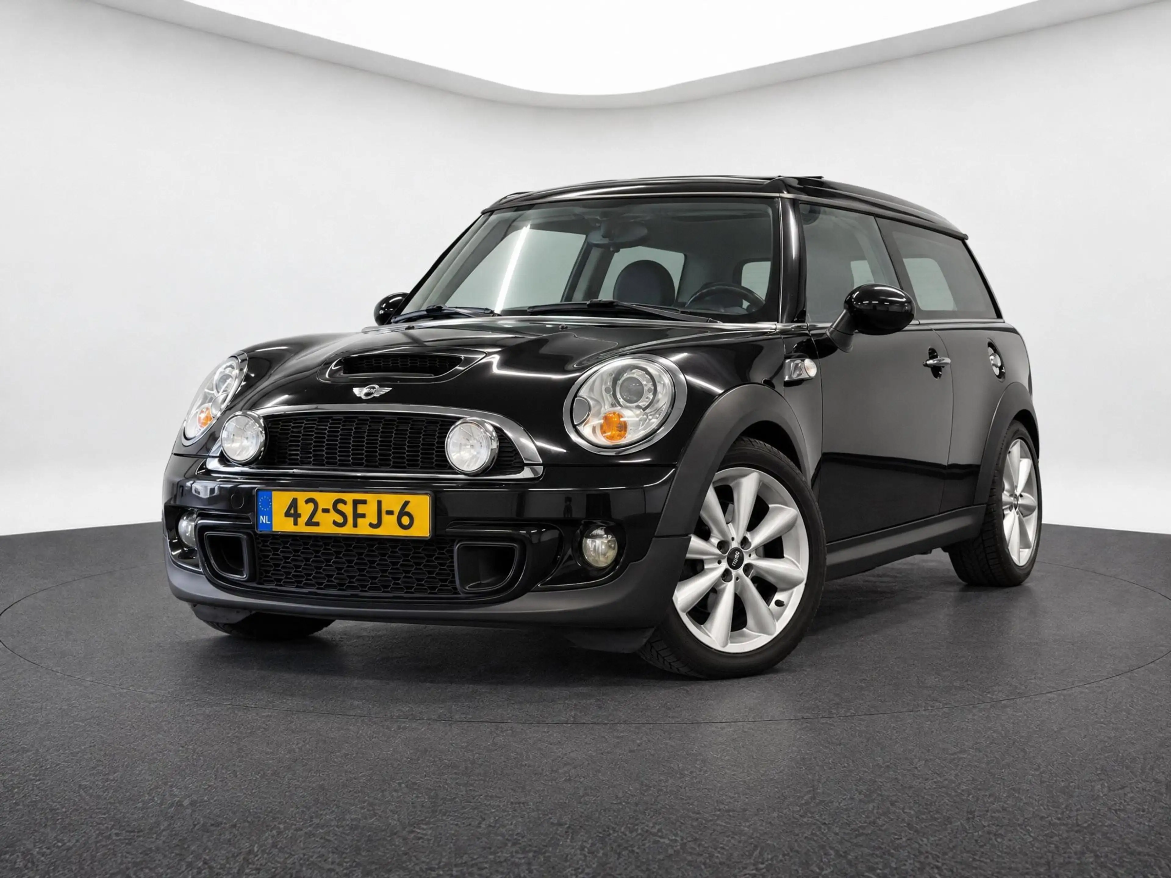 MINI Cooper S Clubman 1.6 Chili (PANO, LEDER, NAVI, PARKEERSENSOREN)