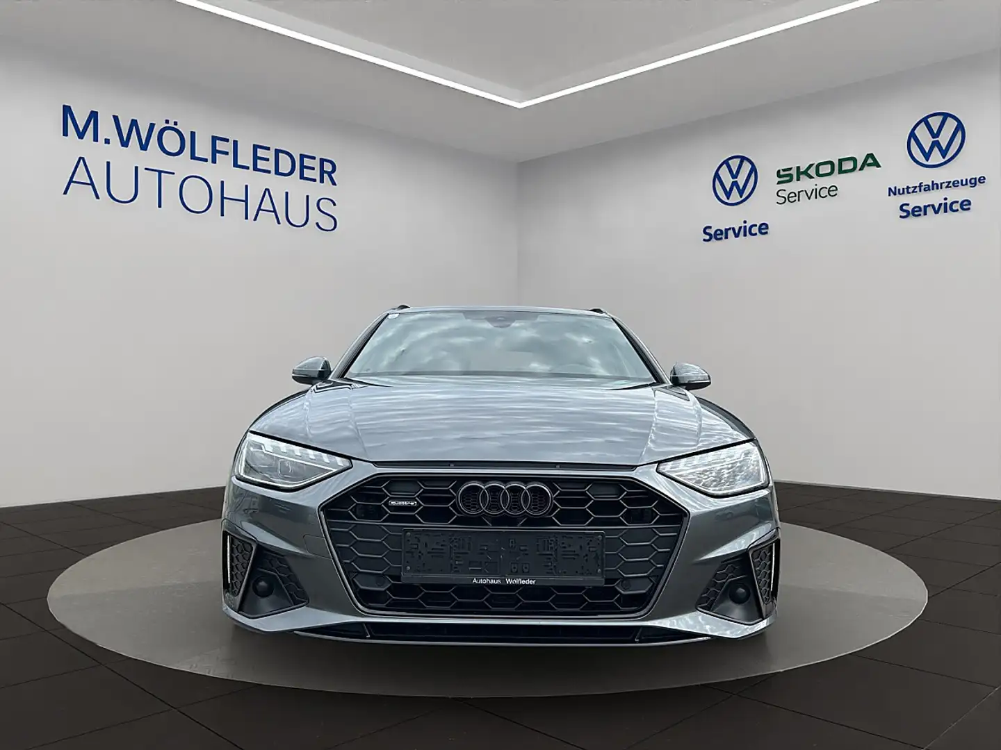 Audi A4 Avant 40 TDI quattro S-line Grau - 2