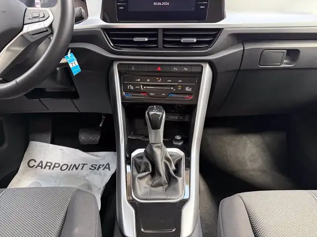 Volkswagen T-Roc view 12