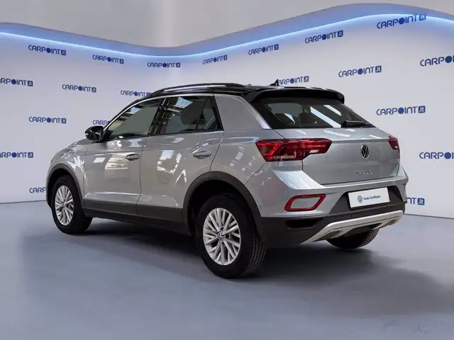 Volkswagen T-Roc view 4