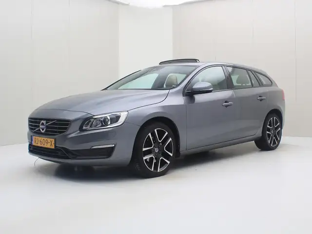Volvo V60 D3 150pk Geartronic Polar+ Dynamic [ SCHUIFDAK+CAM