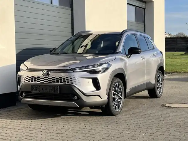 Toyota Corolla Cross Style Comfort 2,0 Hybrid AWD-i Facelift 132 kW ...