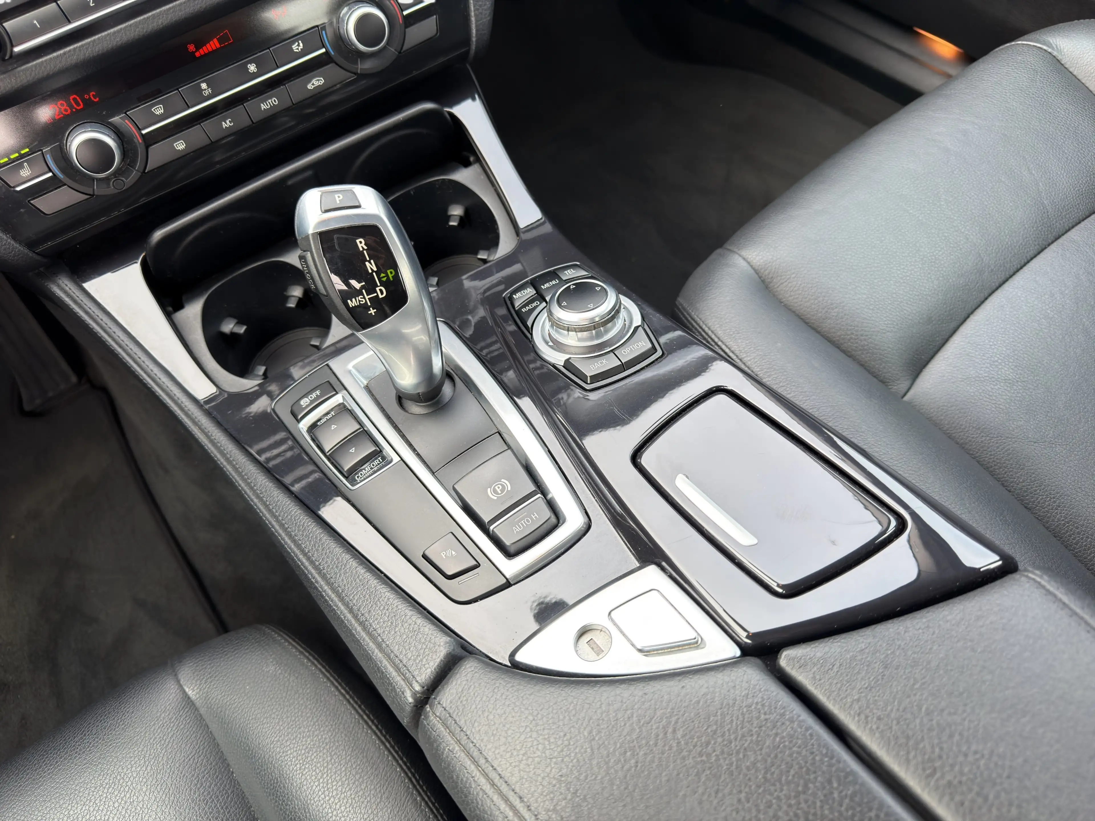 BMW 525 d Limousine Xenon Navi Bus. Tempomat Shz PDC — photo 12