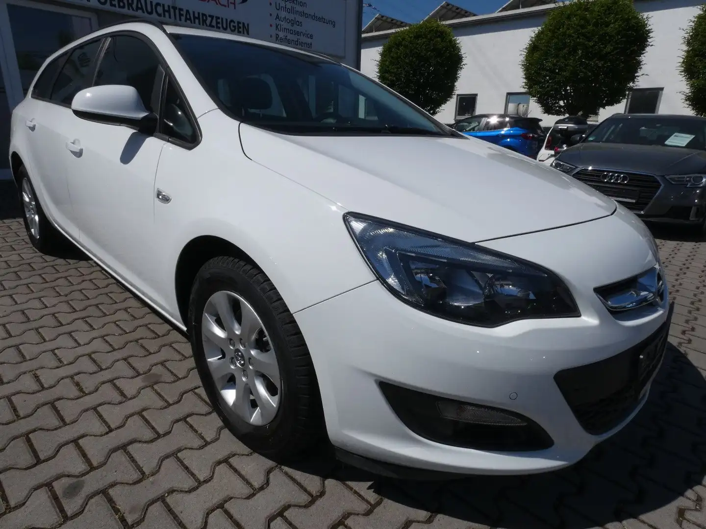 Opel Astra J Sports Tourer Style Weiß - 1