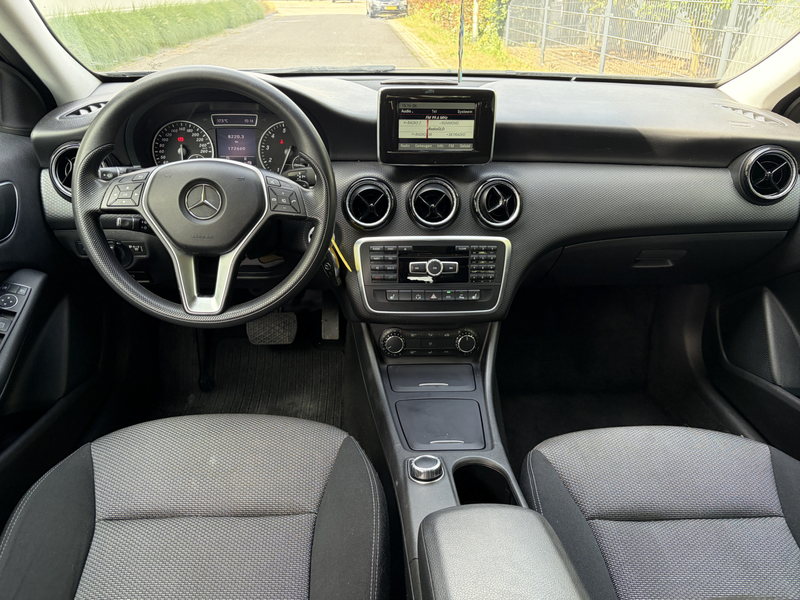 Mercedes-Benz A 180 Ambition / AUTOMAAT / NAVI / CRUISE / STOELVERWARM — photo 3