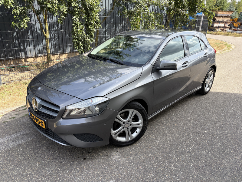 Mercedes-Benz A 180 Ambition / AUTOMAAT / NAVI / CRUISE / STOELVERWARM — photo 2