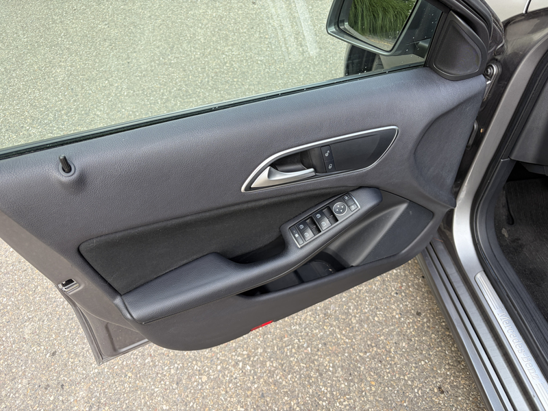 Mercedes-Benz A 180 Ambition / AUTOMAAT / NAVI / CRUISE / STOELVERWARM — photo 6