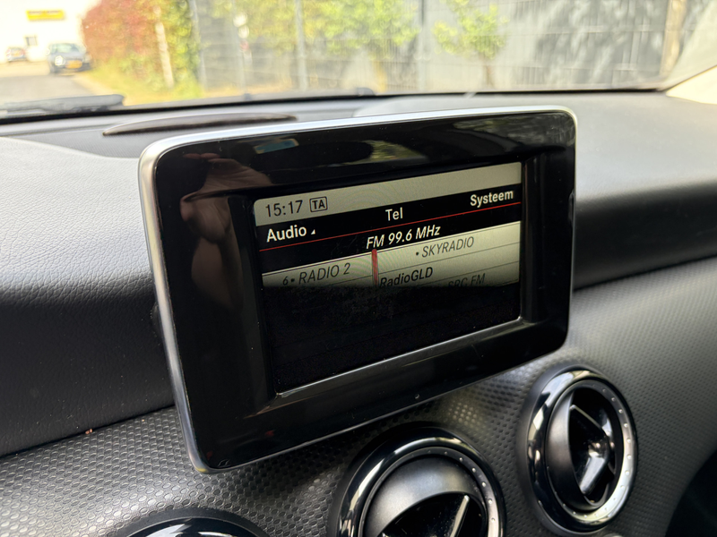 Mercedes-Benz A 180 Ambition / AUTOMAAT / NAVI / CRUISE / STOELVERWARM — photo 9