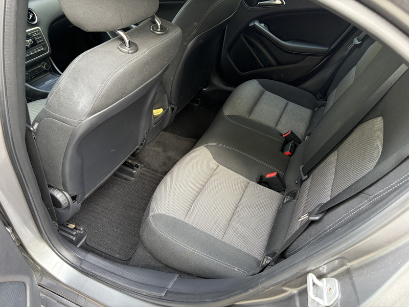 Mercedes-Benz A 180 Ambition / AUTOMAAT / NAVI / CRUISE / STOELVERWARM — photo 4