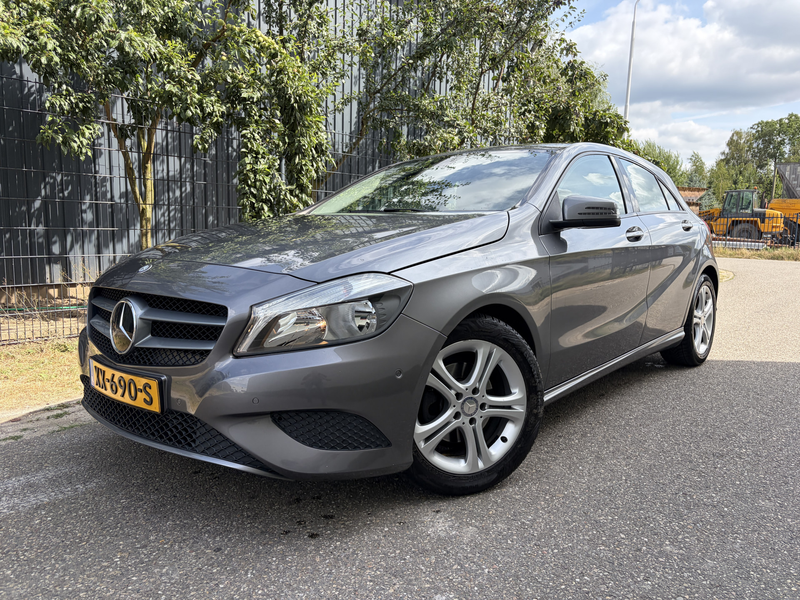Mercedes-Benz A 180 Ambition / AUTOMAAT / NAVI / CRUISE / STOELVERWARM