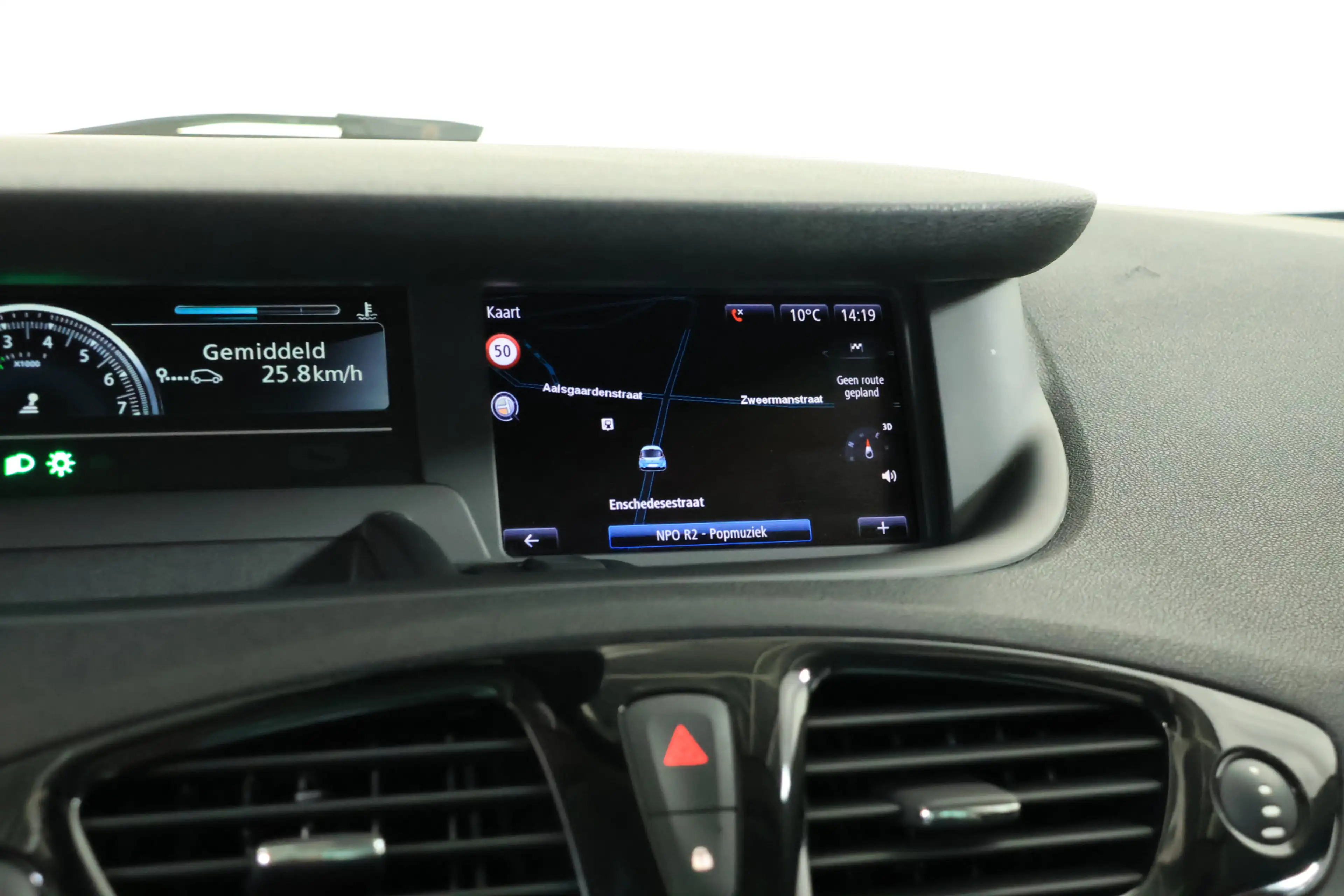 Renault Scenic 1.2 TCe Bose (Geluidsysteem) / Bi-Xenon / Navi / C — photo 16