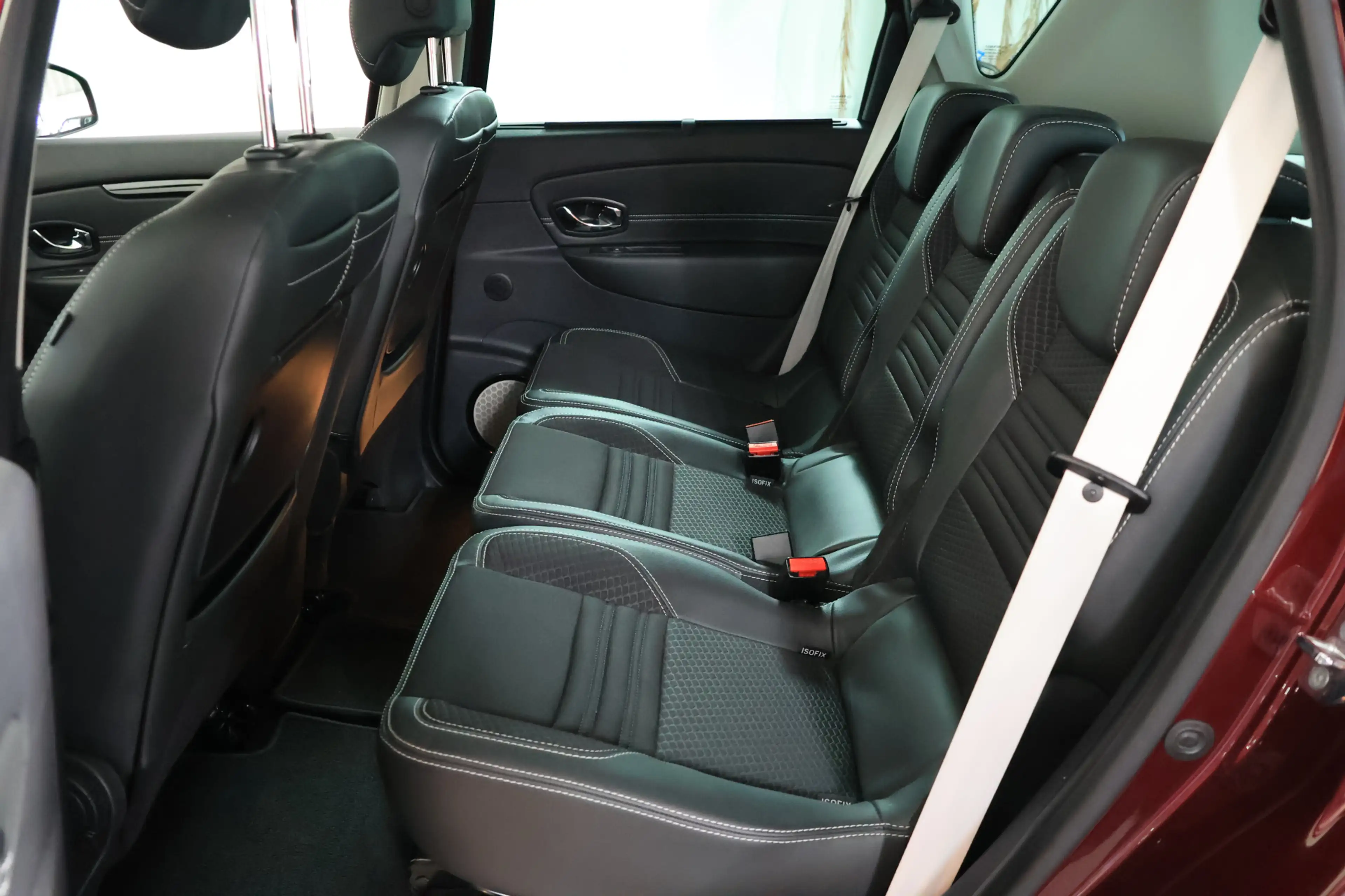 Renault Scenic 1.2 TCe Bose (Geluidsysteem) / Bi-Xenon / Navi / C — photo 13