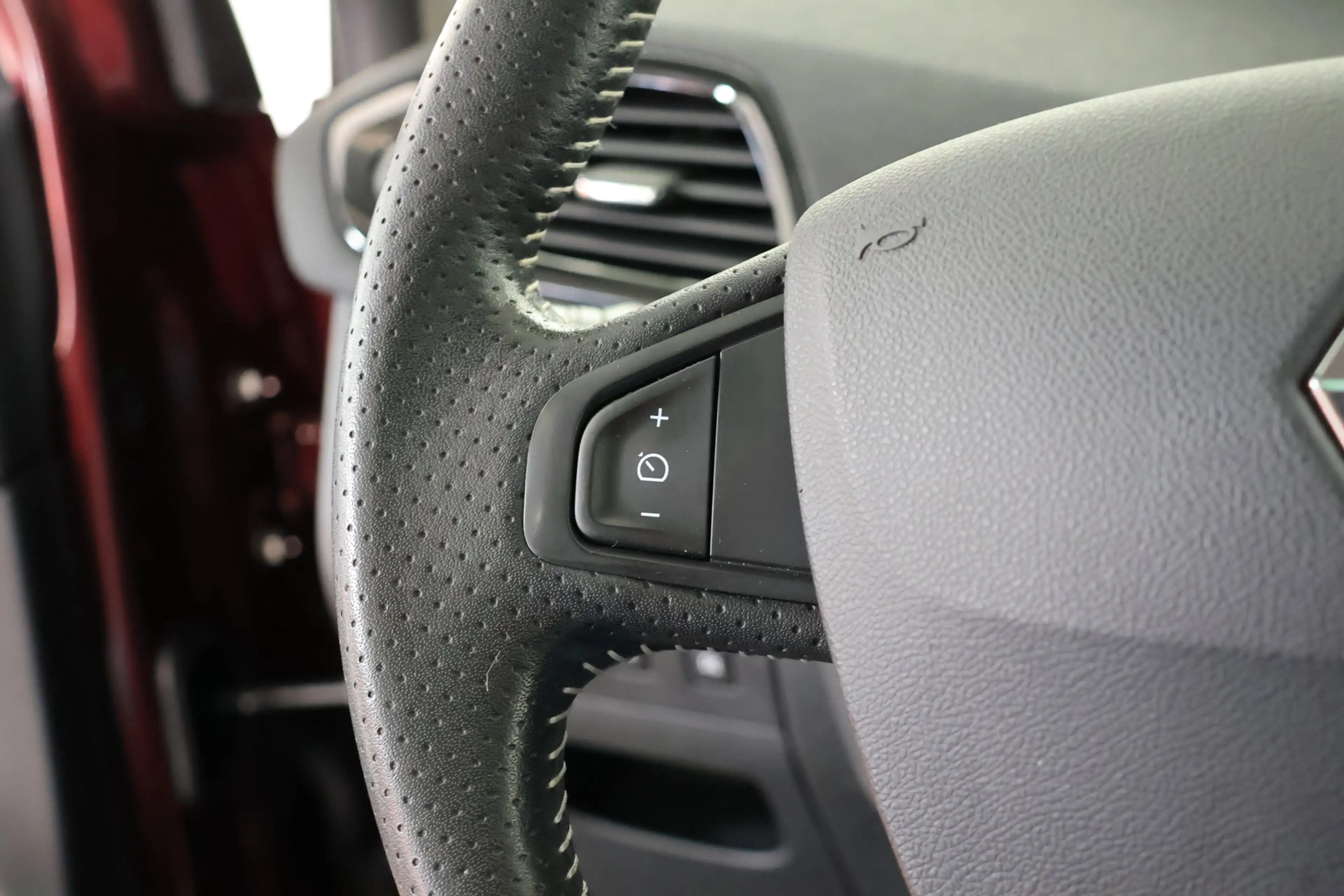 Renault Scenic 1.2 TCe Bose (Geluidsysteem) / Bi-Xenon / Navi / C — photo 24
