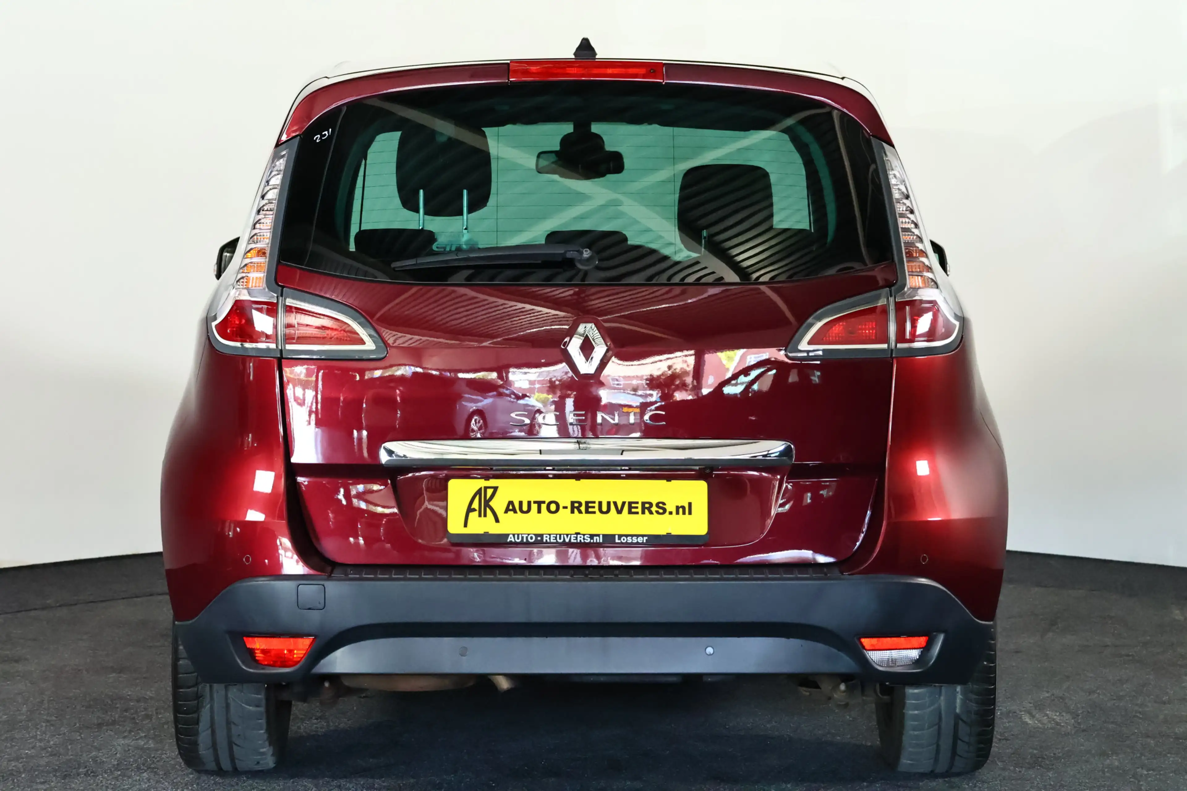 Renault Scenic 1.2 TCe Bose (Geluidsysteem) / Bi-Xenon / Navi / C — photo 9