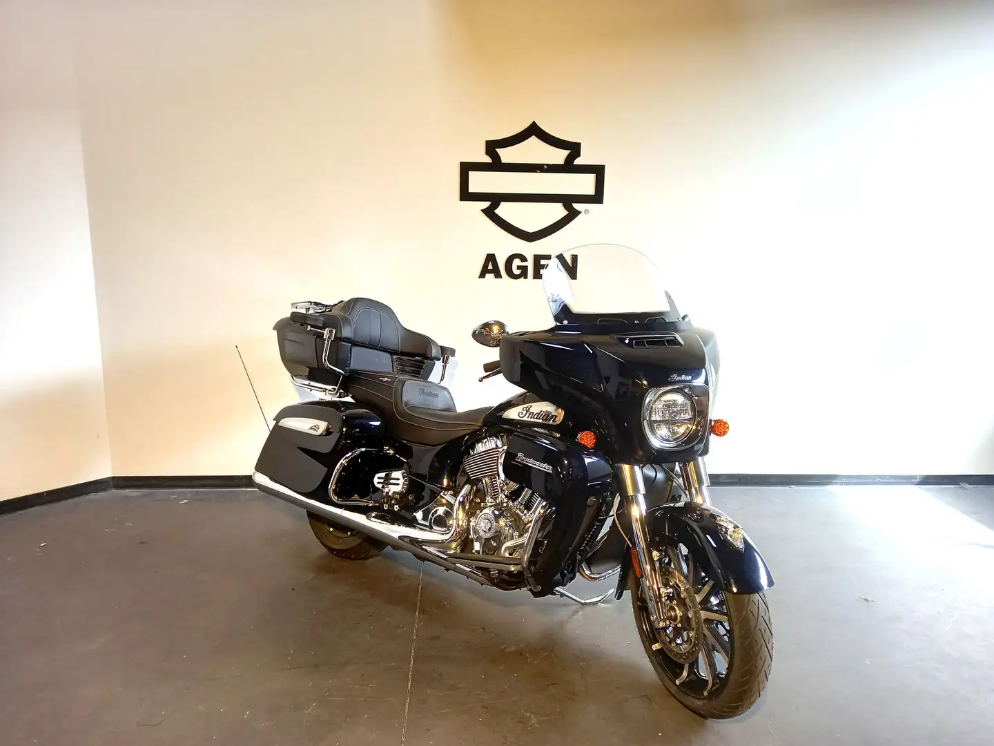 Indian Roadmaster Blue - 1