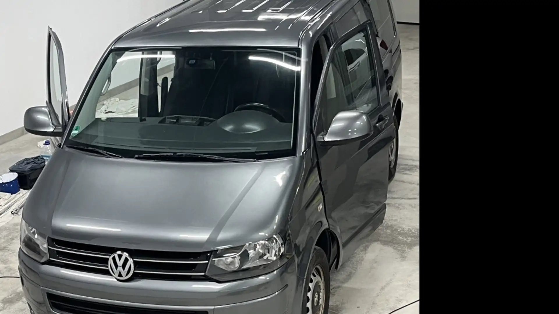 Volkswagen T5 California 2.0TDI BMT Comfortline Ed. 114 Gris - 1
