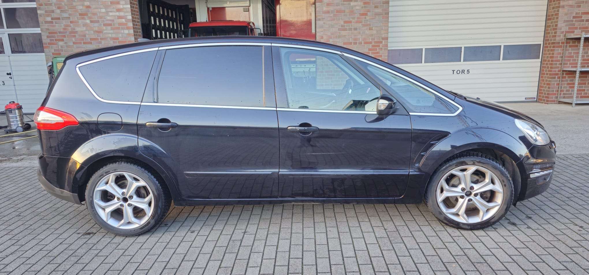 Second hand Ford S-Max 2.2 TDCi
