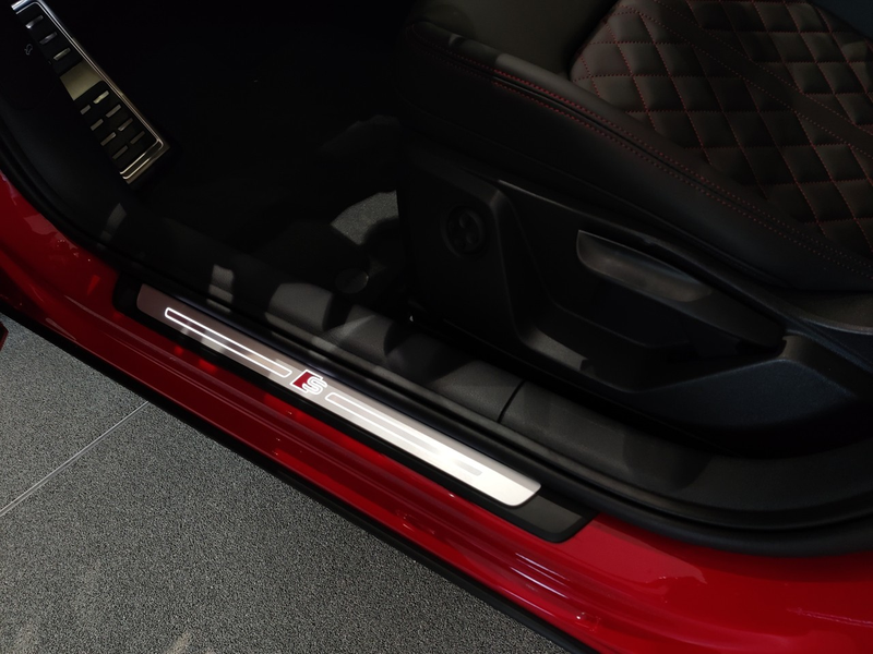 Audi Q2 35 TFSI S tronic S line, AHK, ACC, Matrix — photo 14