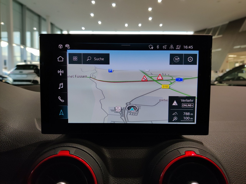 Audi Q2 35 TFSI S tronic S line, AHK, ACC, Matrix — photo 15
