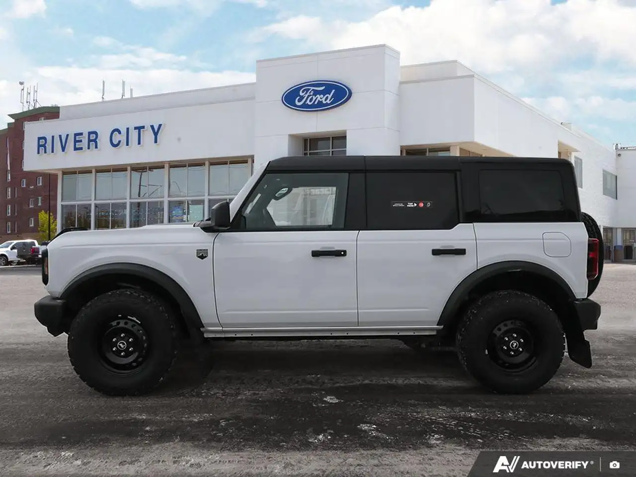Ford Bronco снимка Ford Bronco