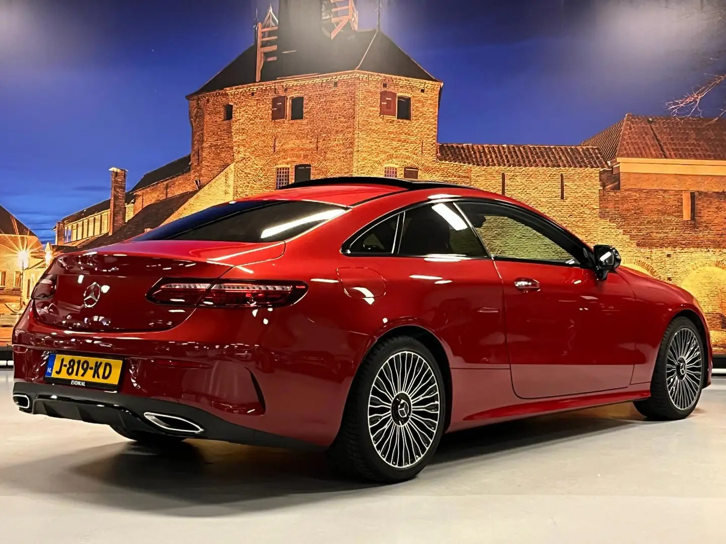 Mercedes-Benz E 200 Coupé AMG Line Aut Panodak Burmester HUD Rouge - 2