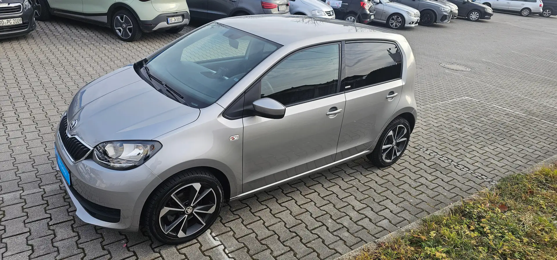 Skoda Citigo Citigo*1.0*MPI*Clever*Automatik*SHZ*PDC*DAB*Klima* Grau - 2