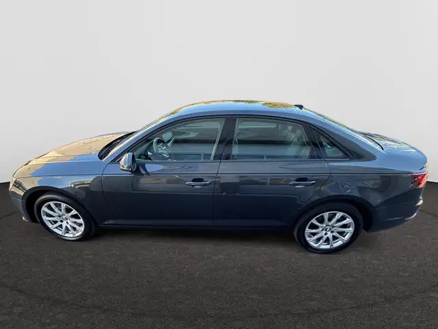 Audi A4 view 15