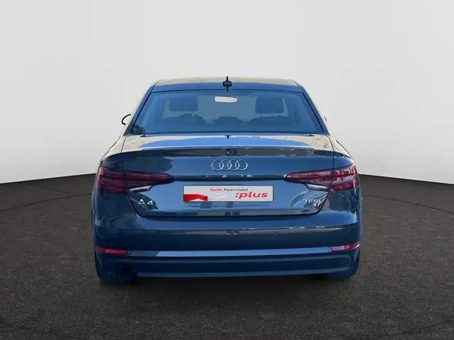 Audi A4 view 16