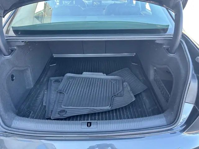 Audi A4 view 7
