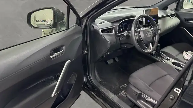 Toyota Corolla Cross view 6