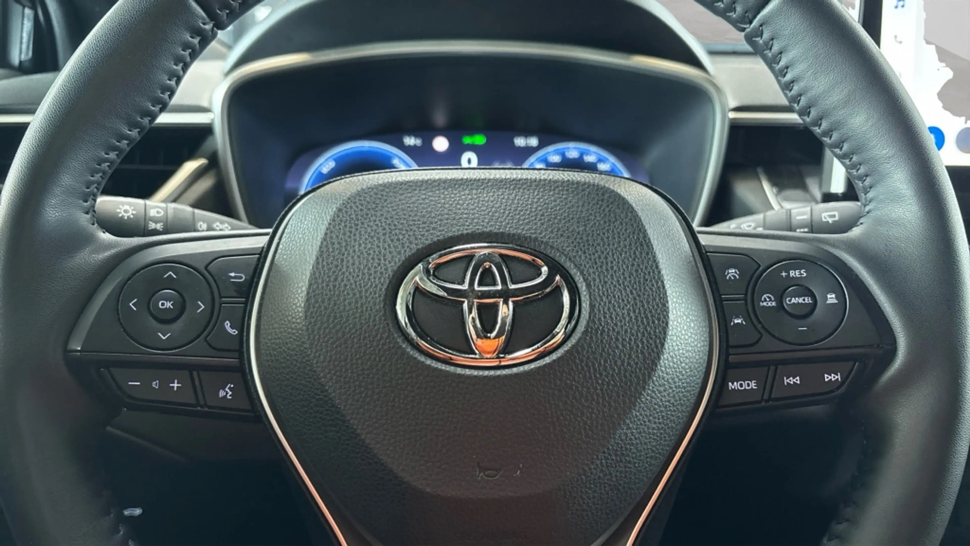 Toyota Corolla Cross Hybrid 140 Style PDC Blindspot Led Navi 10 jaar Ga — photo 10