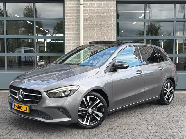 Mercedes-Benz B 200 Business Solution Plus|PANO|TREKHAAK|