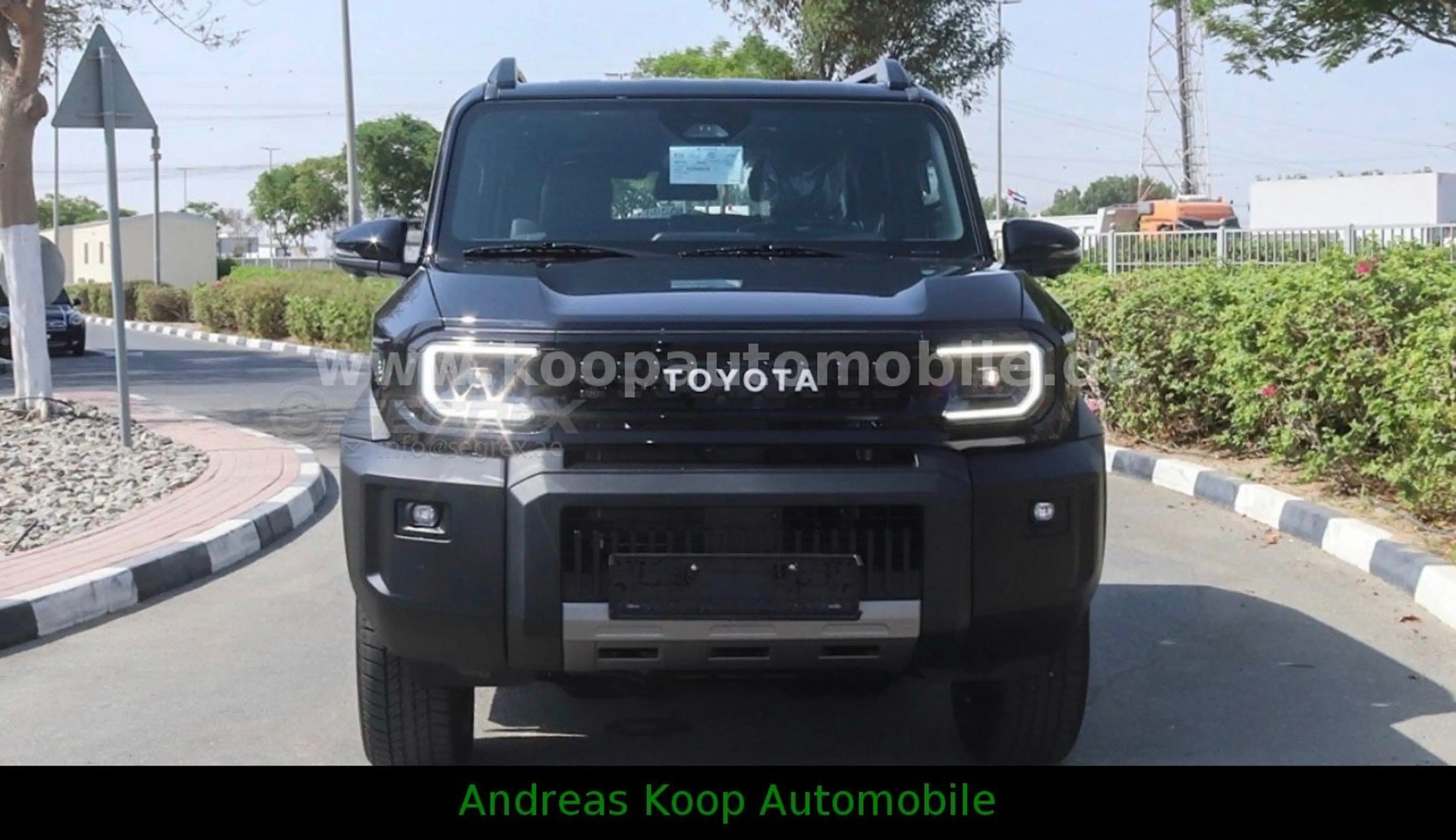 Toyota FJ Cruiser 2,7i A/T GXR Leder Navi 360° ALU LED — photo 2