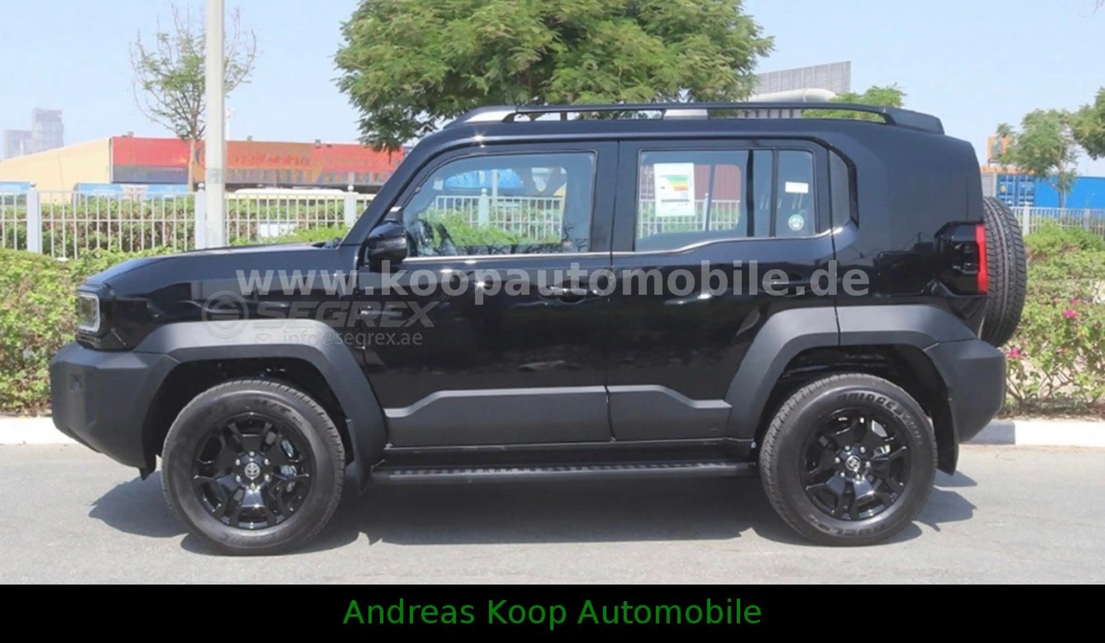 Toyota FJ Cruiser 2,7i A/T GXR Leder Navi 360° ALU LED — photo 3