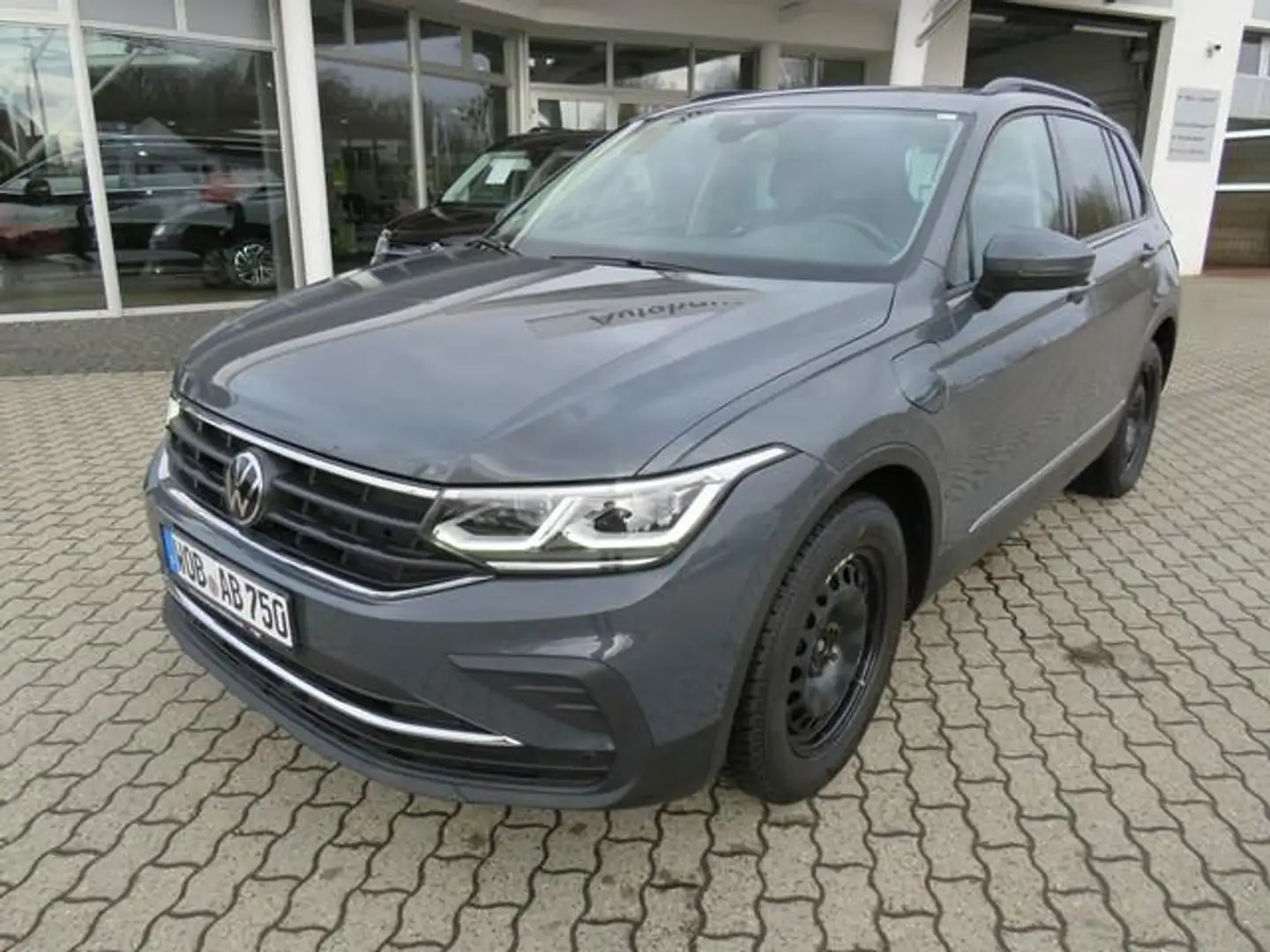 Volkswagen Tiguan 1,0 TSI eHybrid DSG Life Matrix,Navi,el.H Grau - 2
