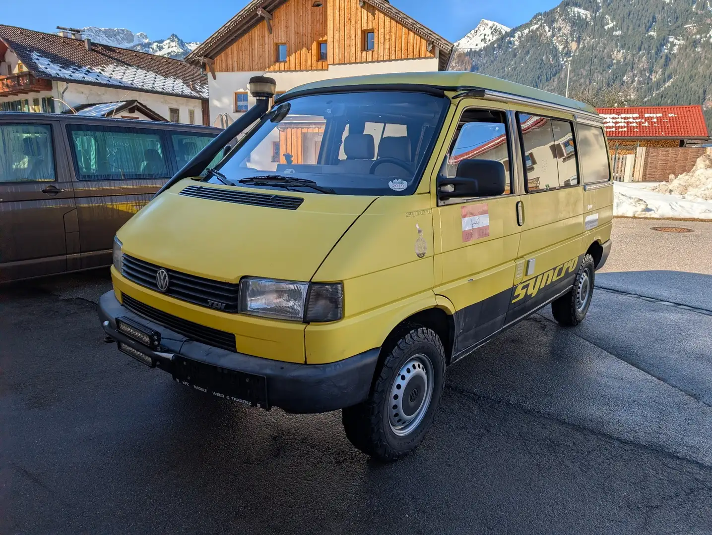 Volkswagen T4 Kombi Combi 3-3-3 CL Syncro 2,5 TDI Gelb - 1