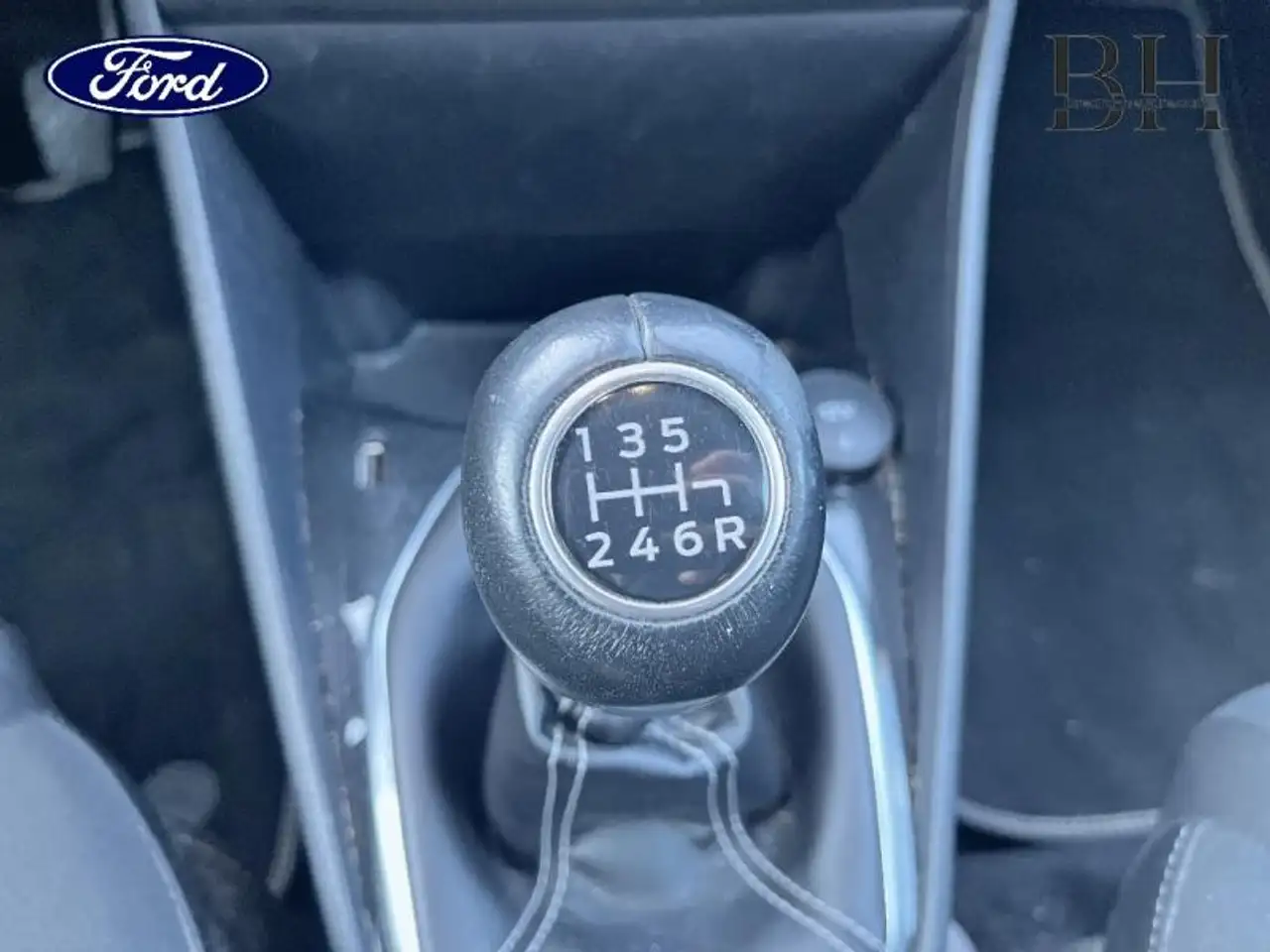 Ford Fiesta Active — photo 14