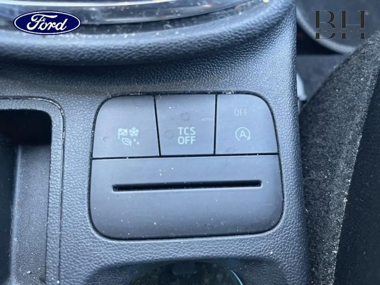 Ford Fiesta Active — photo 15