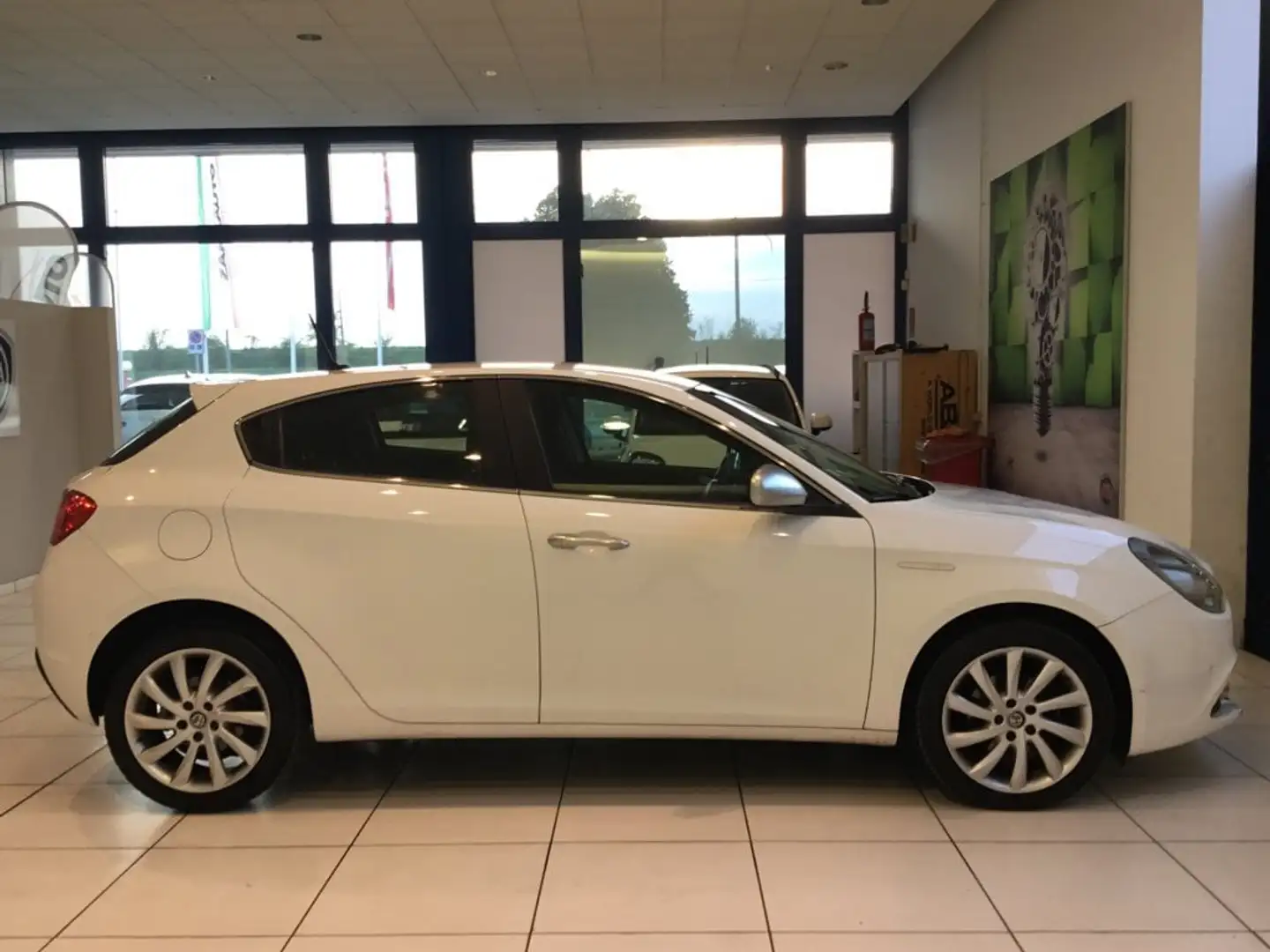 Alfa Romeo Giulietta 1.6 JTDm TCT 120 CV Ti Bílá - 2