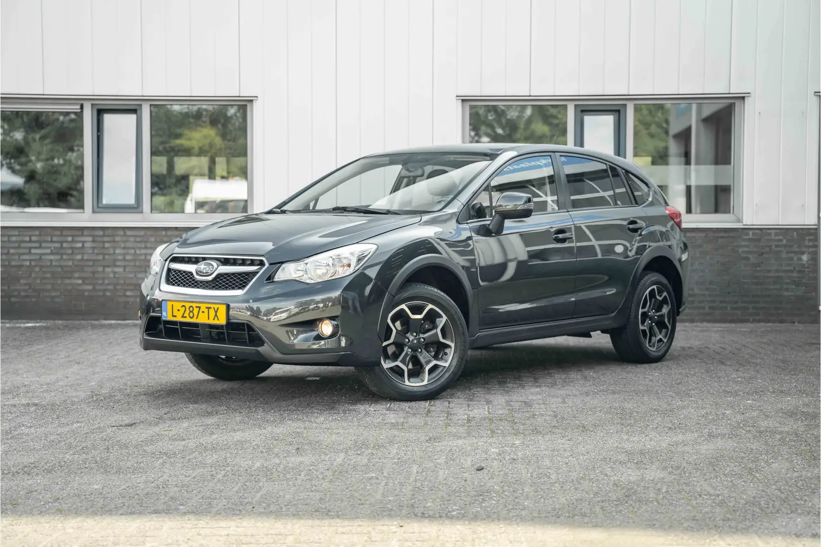 Subaru XV 2.0i Executive AWD Gris - 1