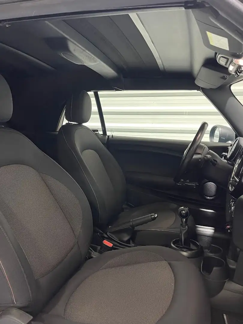 MINI One Cabrio Albastru - 2