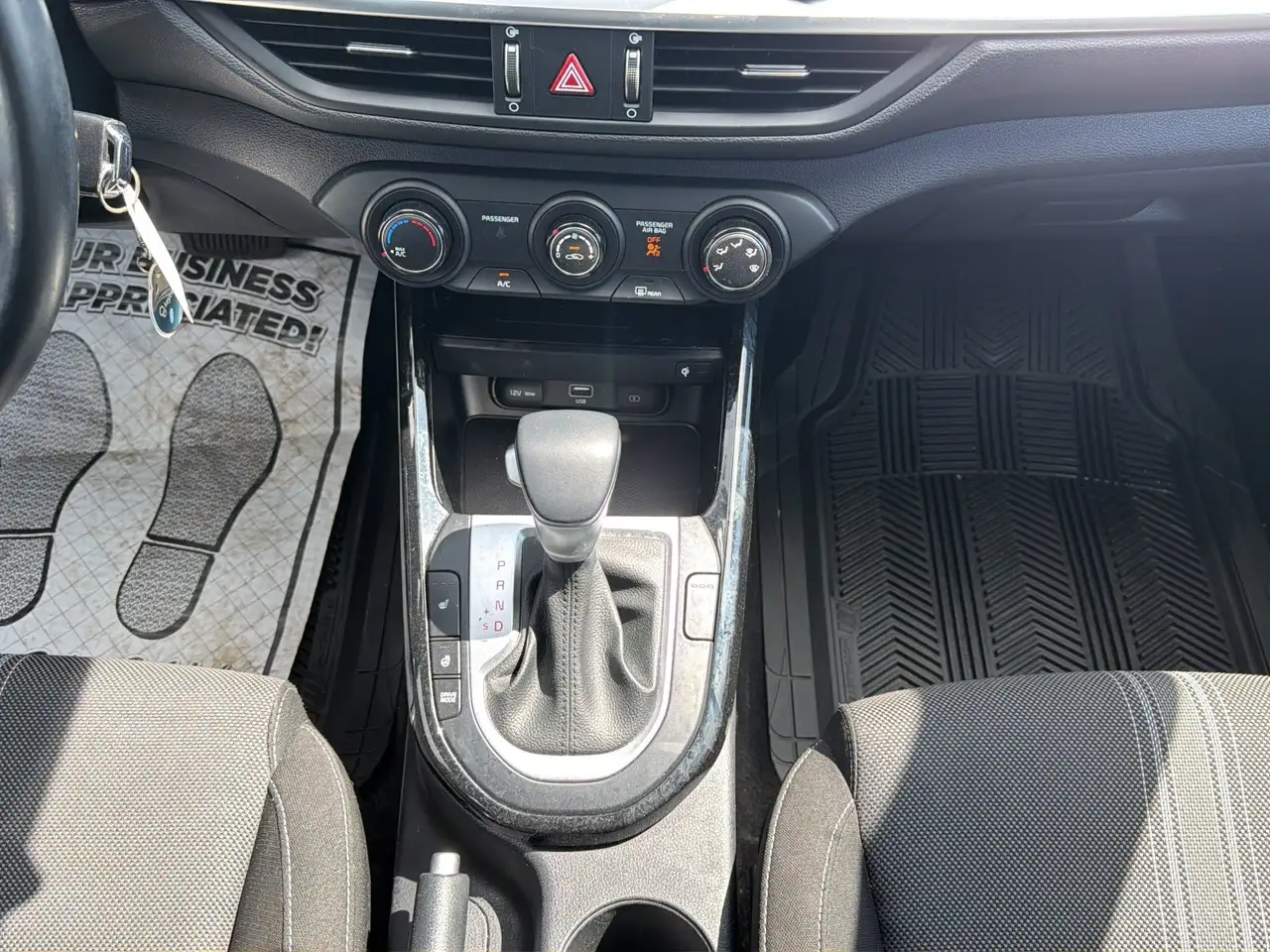 Kia Forte снимка Kia Forte