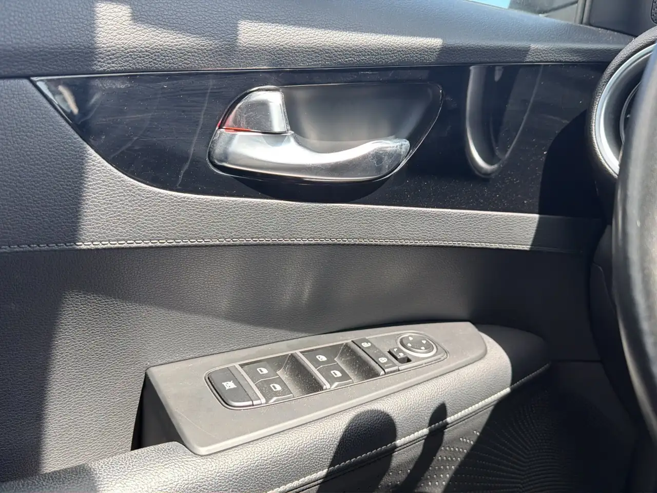 Kia Forte снимка Kia Forte