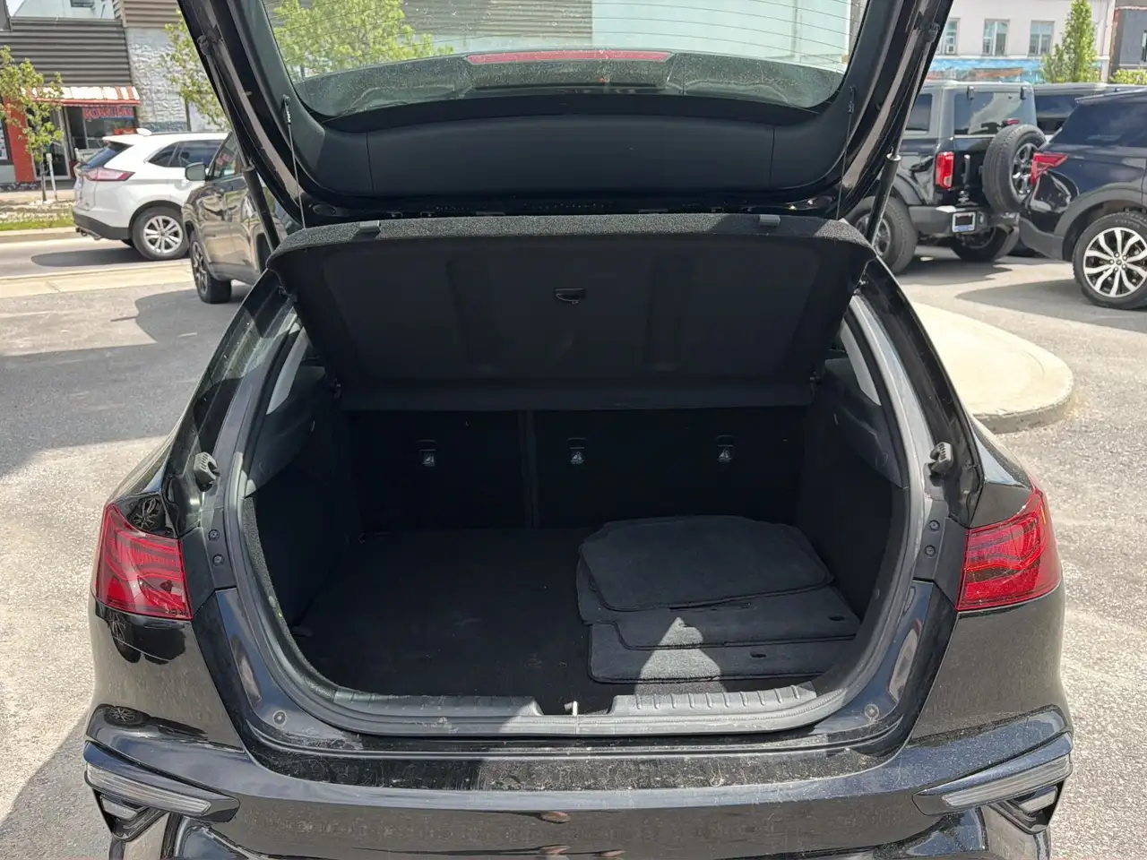 Kia Forte снимка Kia Forte