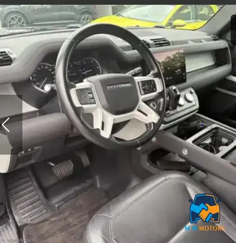 Land Rover Defender view 3